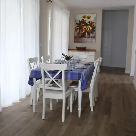 Villa Rusti La Graziosa With Outdoor Pool In Buje *