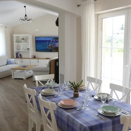 Rusti La Graziosa With Outdoor Pool In Buje Villa *