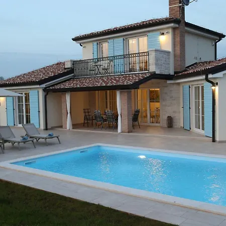 Rusti La Graziosa With Outdoor Pool In Buje Villa *